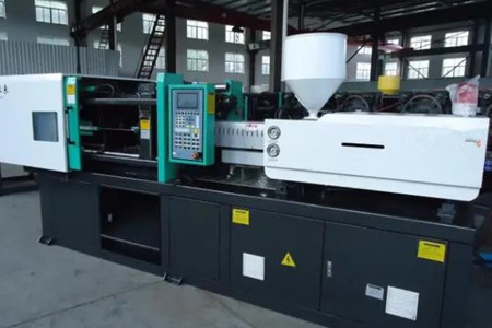 PVC管接頭注塑機啟動前需要做哪些準備工作？