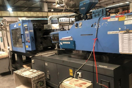 如何降低混雙色注塑機(jī)采購(gòu)成本？技巧分析！