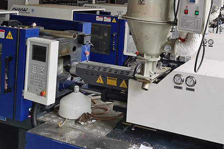 購買果筐注塑機(jī)的三要素，你知道嗎？