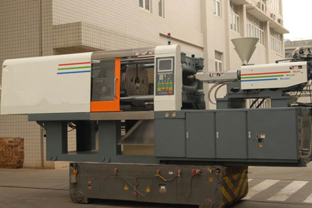 如何清洗伺服節(jié)能注塑機(jī)螺桿？清洗方法分享！